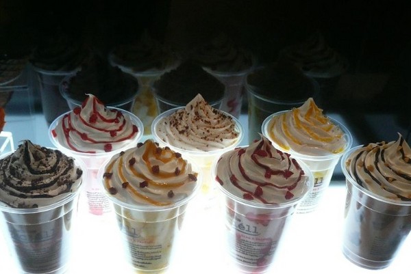 新加坡美食-Salt  Caramel  Roll Cake