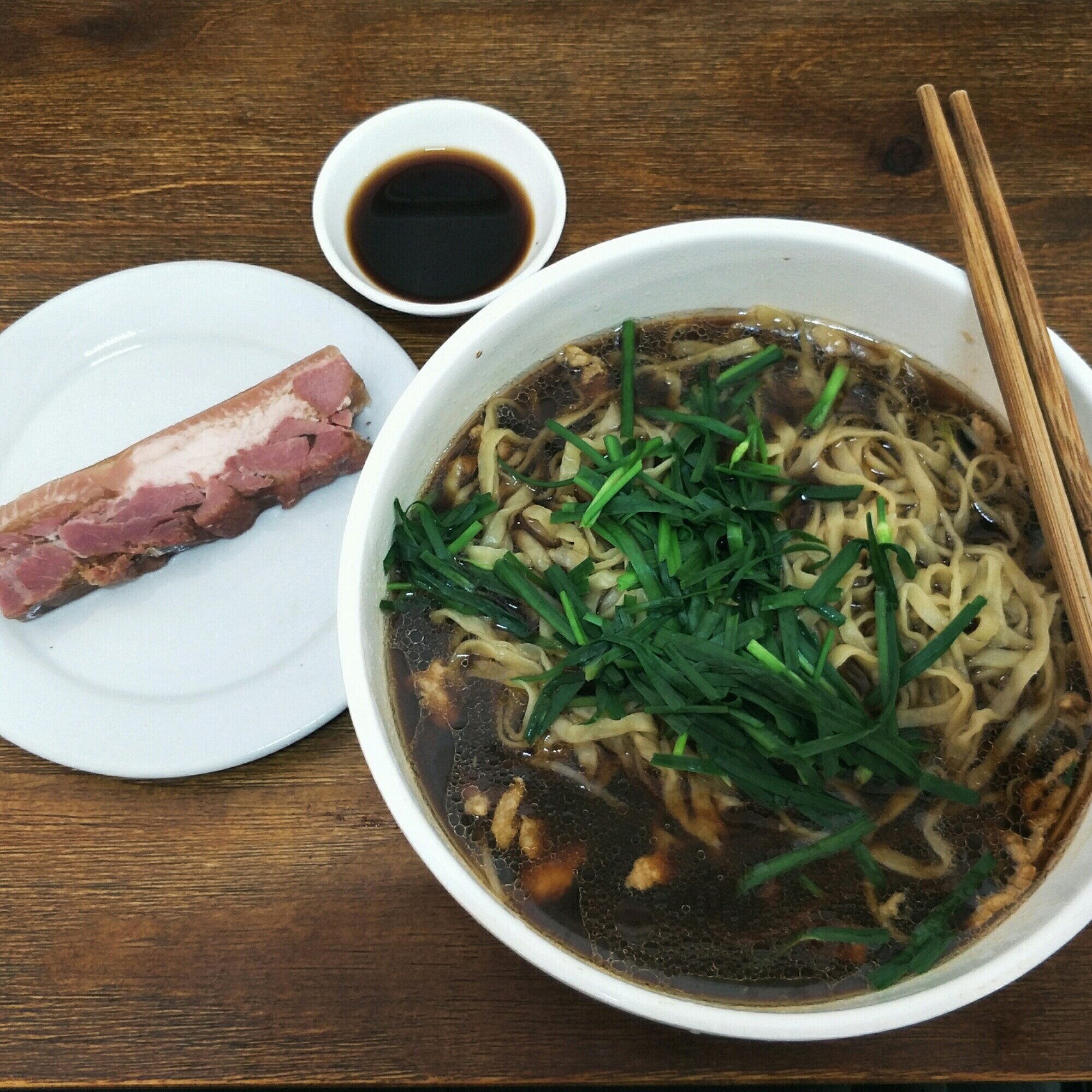 镇江三怪—香醋,肴肉,锅盖面