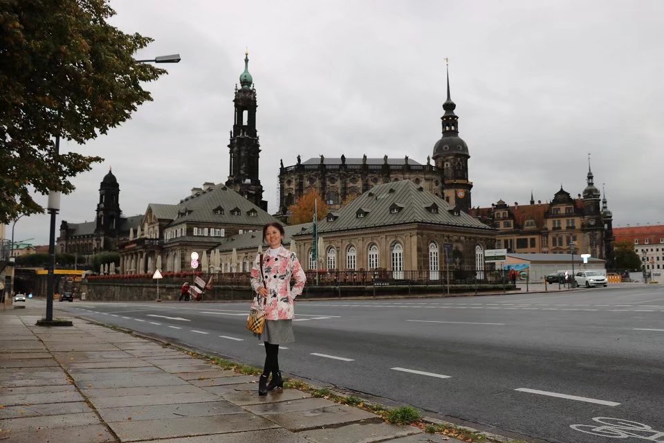 废墟上重建的德累斯顿_游记