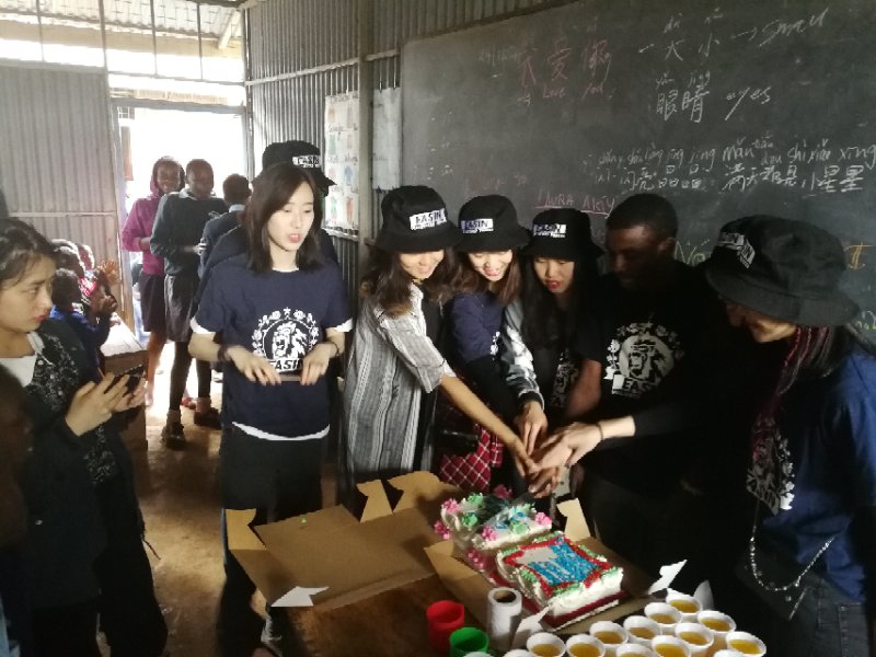 肯尼亚有多少人口_肯尼亚地图(3)