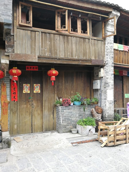 山水人家在哪条街 wKgBZ1krn42AOSBUABDqX4HfRmQ35.jpeg?imageView2%2F2%2Fw%2F600%2Fh%2F600%2Fq%2F90