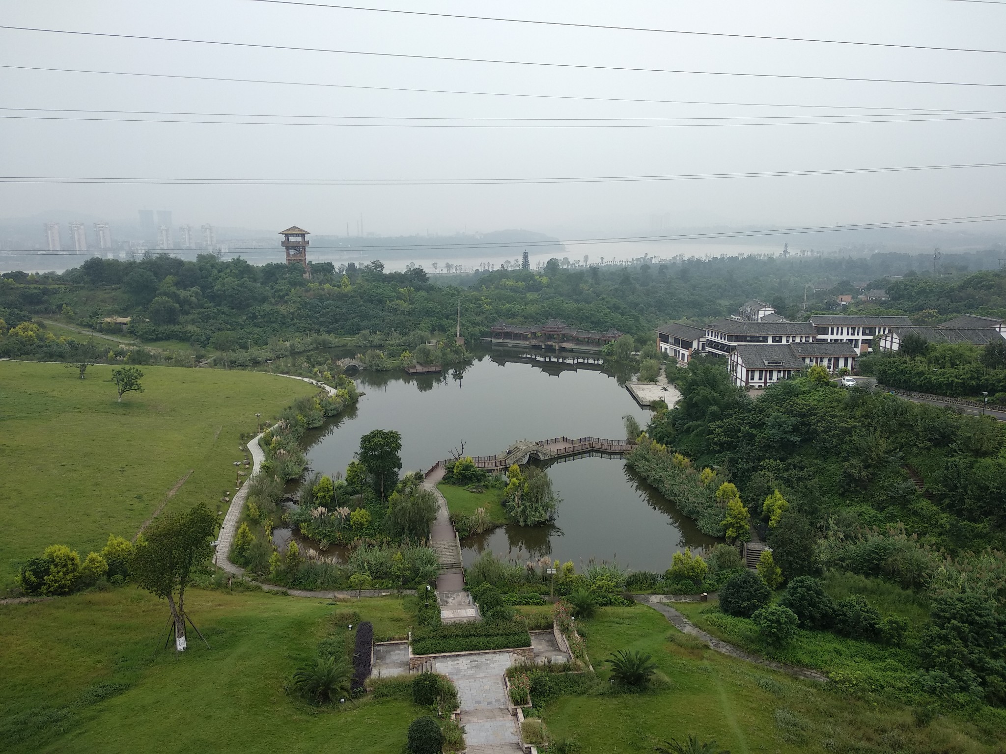 张坝桂园林湿地公园位于泸州市江阳区茜草镇,距离市区7公里,经过打造