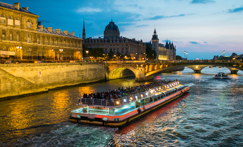 法国巴黎塞纳河游船与红磨坊香槟之旅超值组合