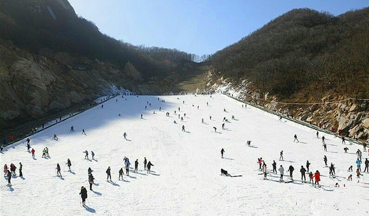 平顶山天龙池滑雪场