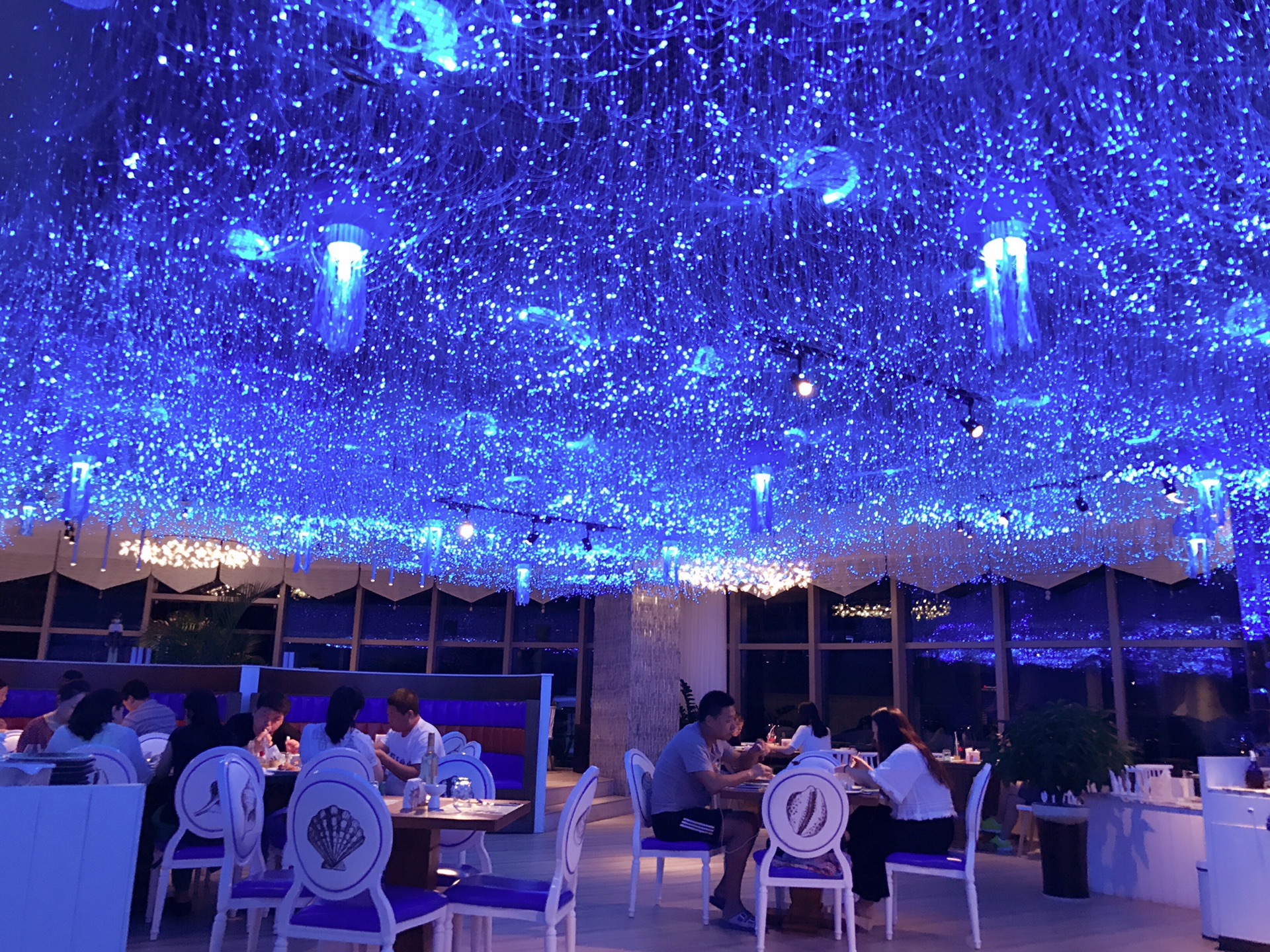 希尔顿餐厅人均消费_希尔顿酒店餐厅设计(2)