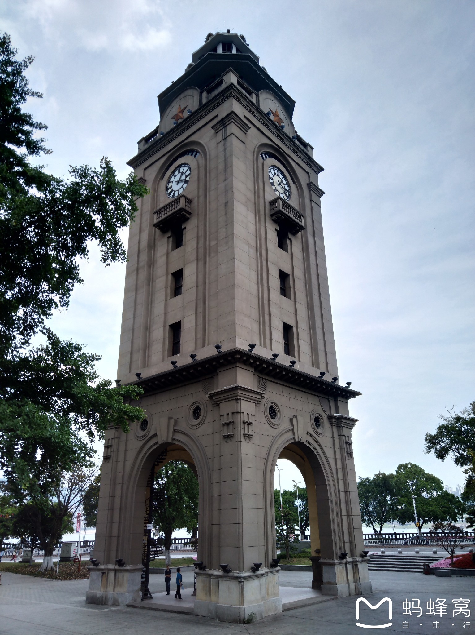 钟楼依旧人唏嘘 又游万州西山公园