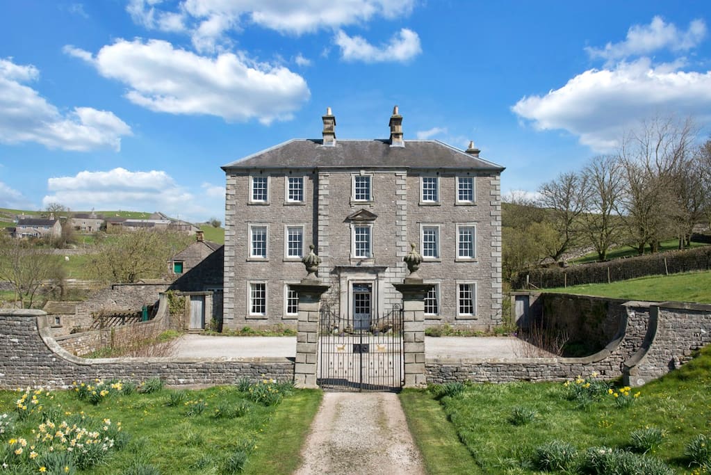 casterne hall - manor house with outstanding views