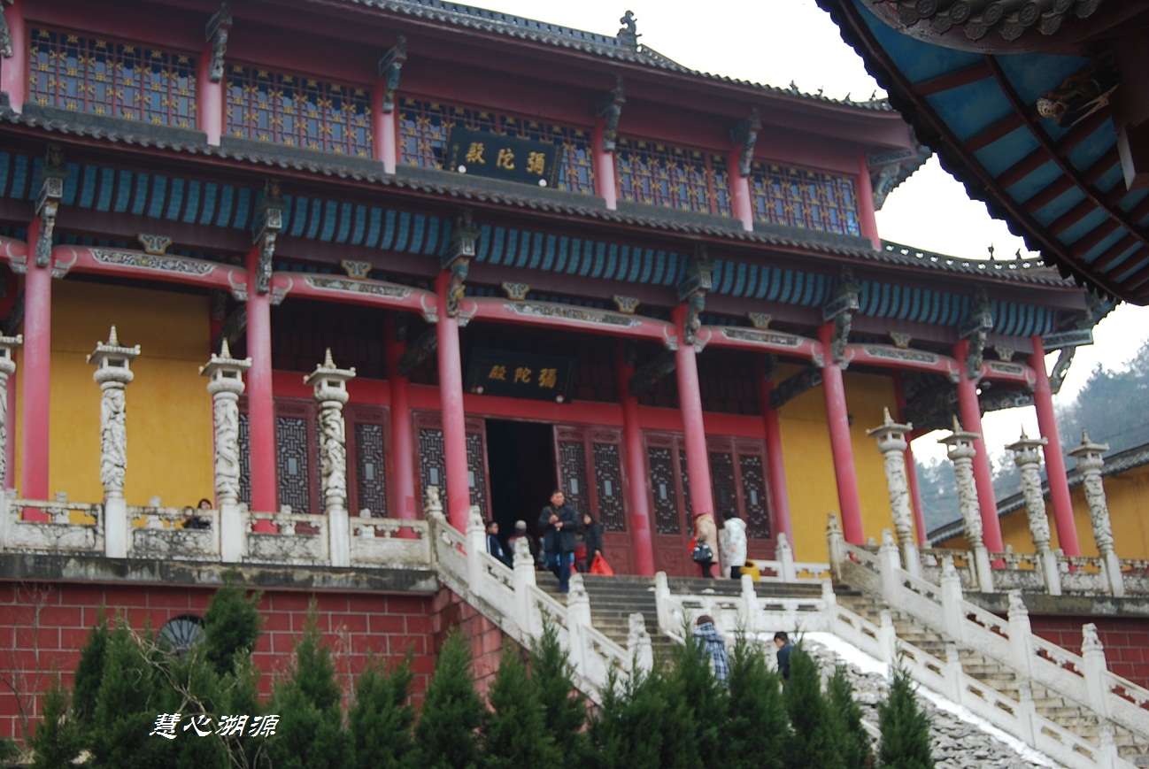 四大佛山主题游:九华山肉身殿之走圈   这个尼姑庵现在红透了 九华山