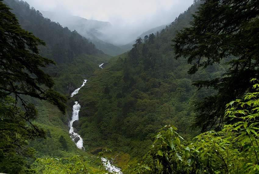 云南贡山县3日自驾导航路线(德贡公路 独龙江 月亮大瀑布 丙中洛)
