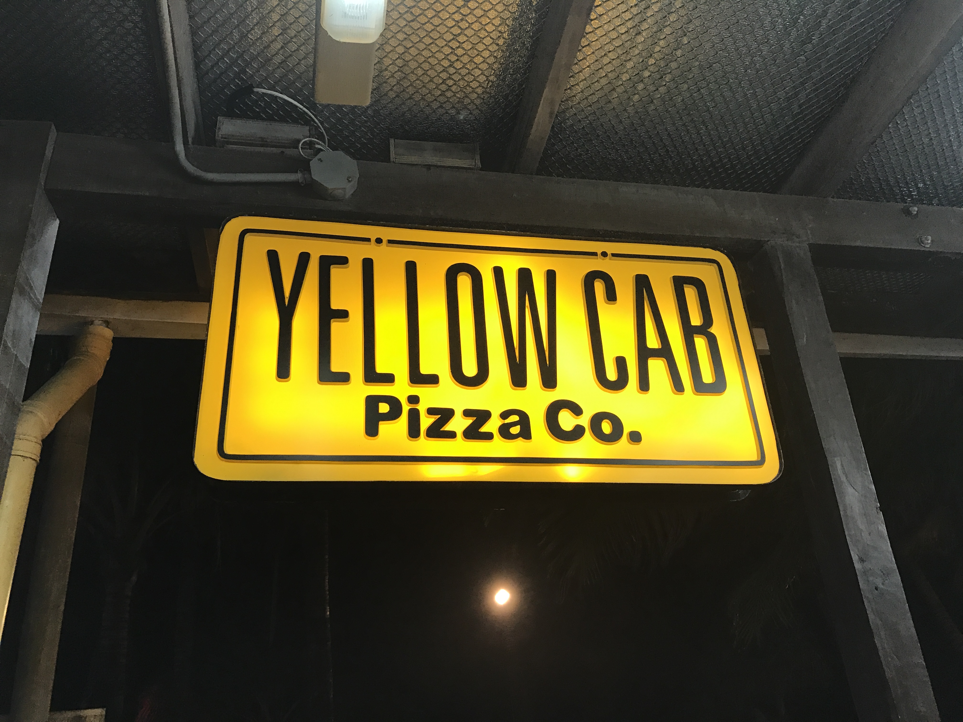 菲律宾美食-Yellow Cab Pizza(S3店)