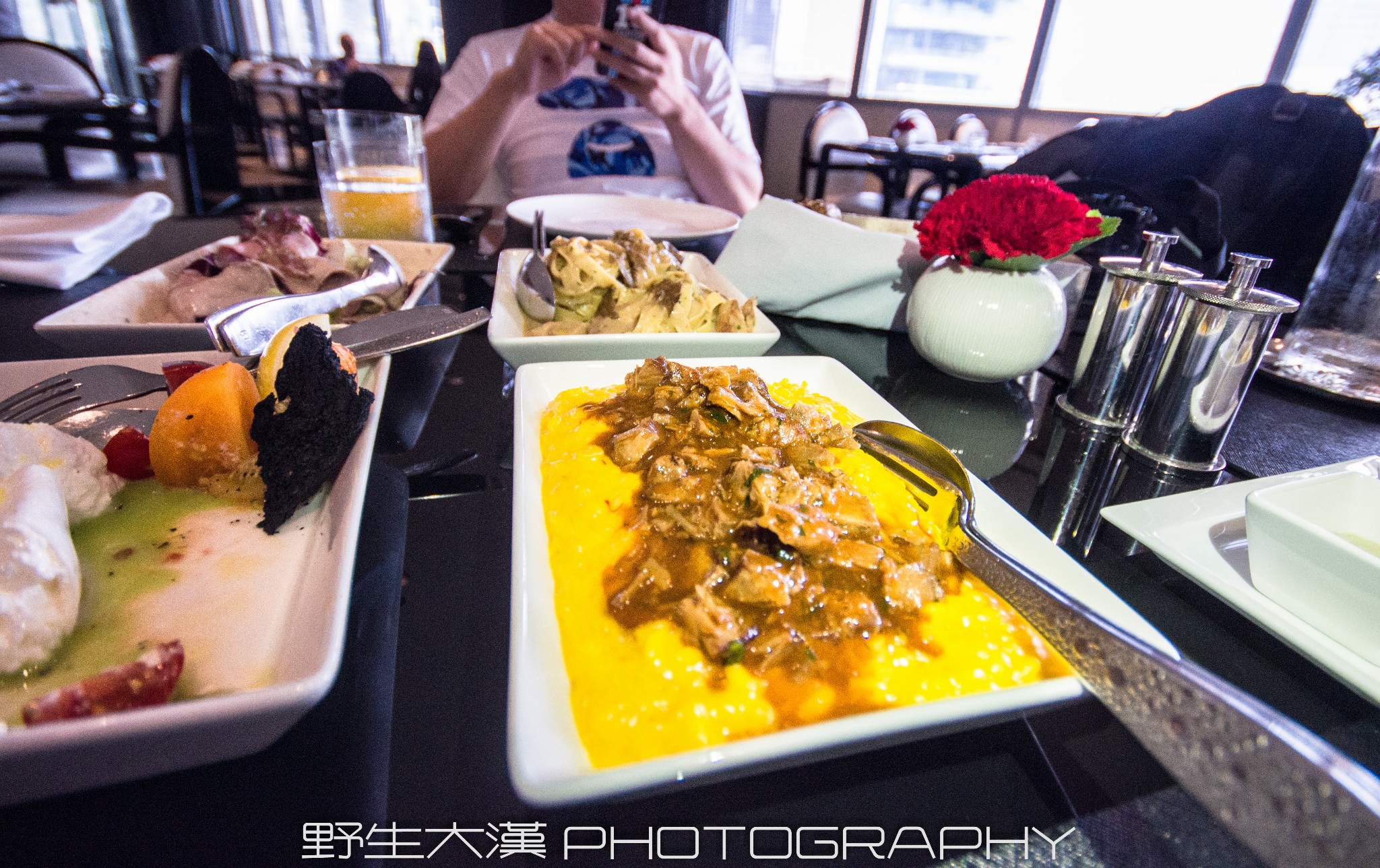 迪拜美食-Armani/Deli