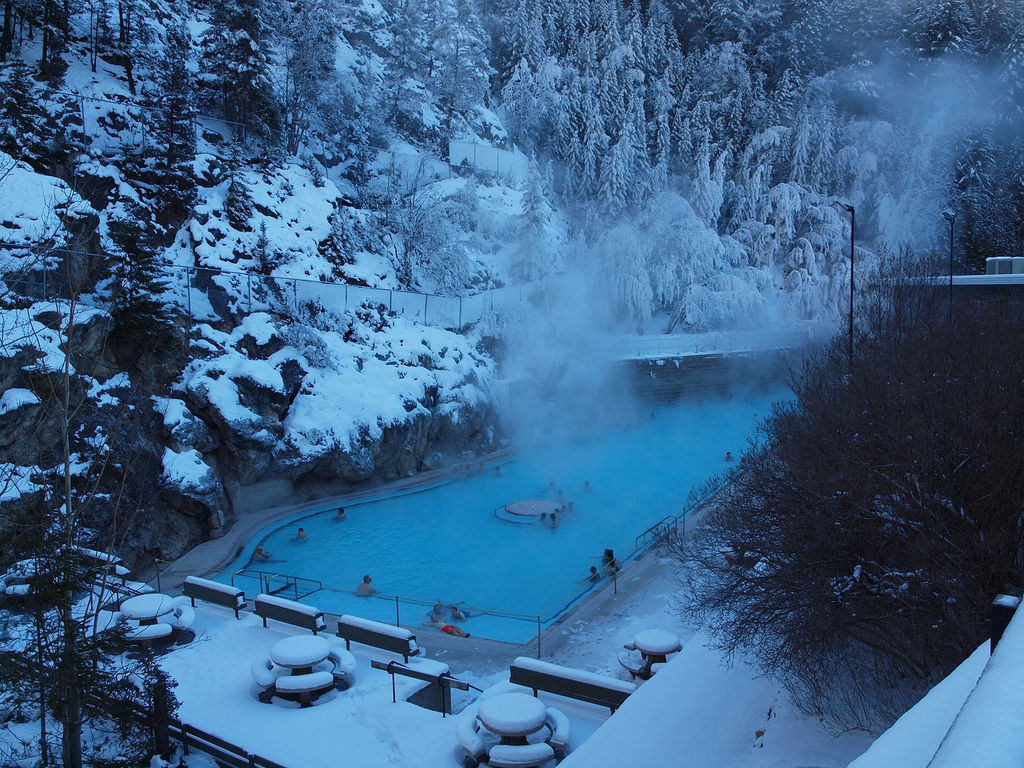 落基山班夫国家公园冬季温泉赏雪4日游班夫小镇优鹤国家公园露易丝湖