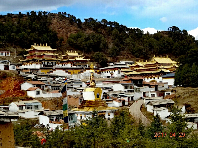 “中国小瑞士”，梦幻郎木寺。_游记