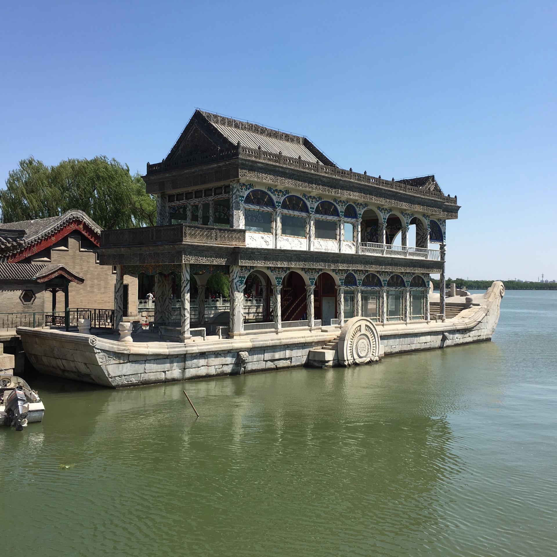 北京颐和园石舫        