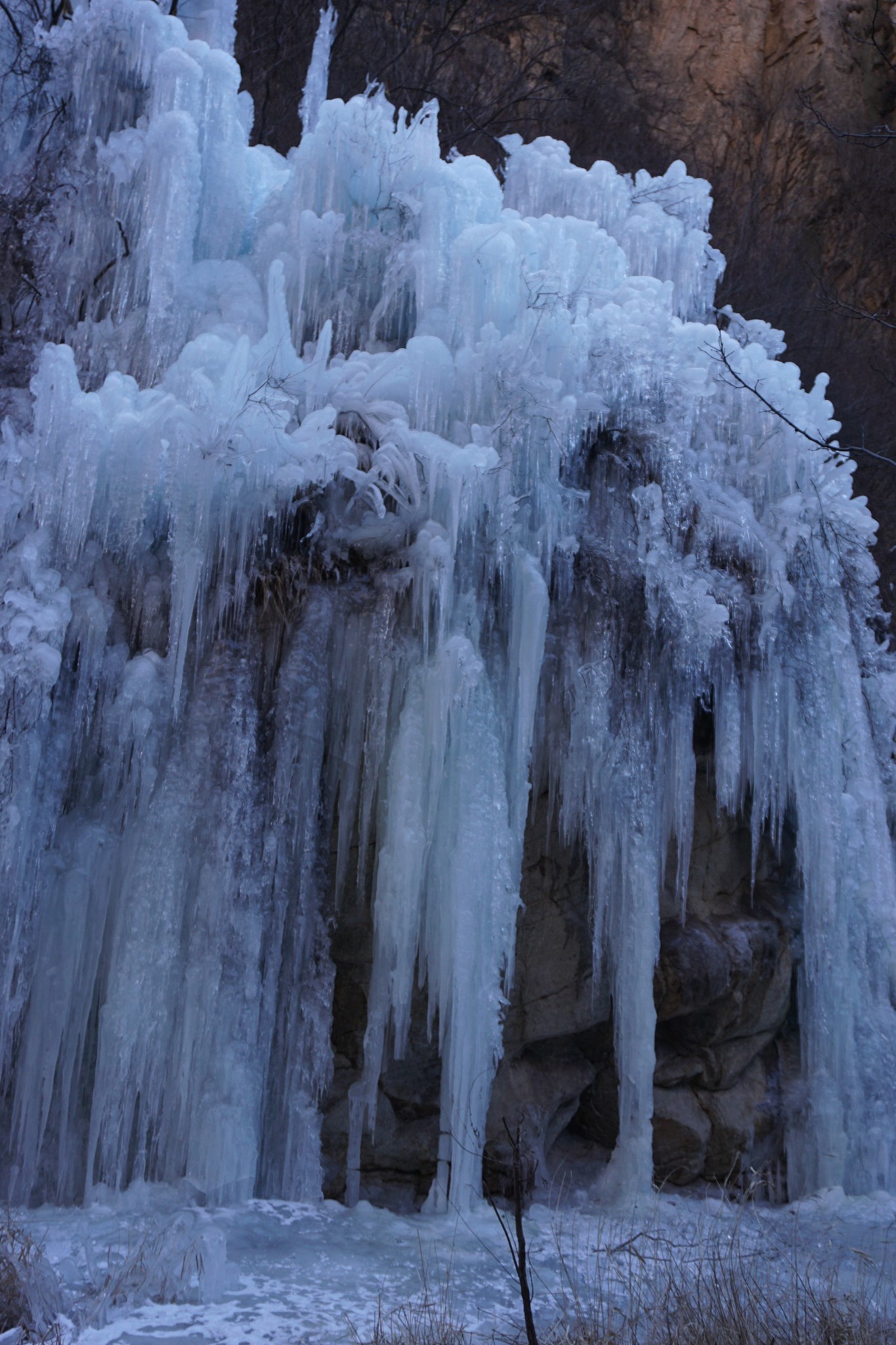 密云黑龙潭冰瀑——朔风雕玉树,冰雪铸琼花