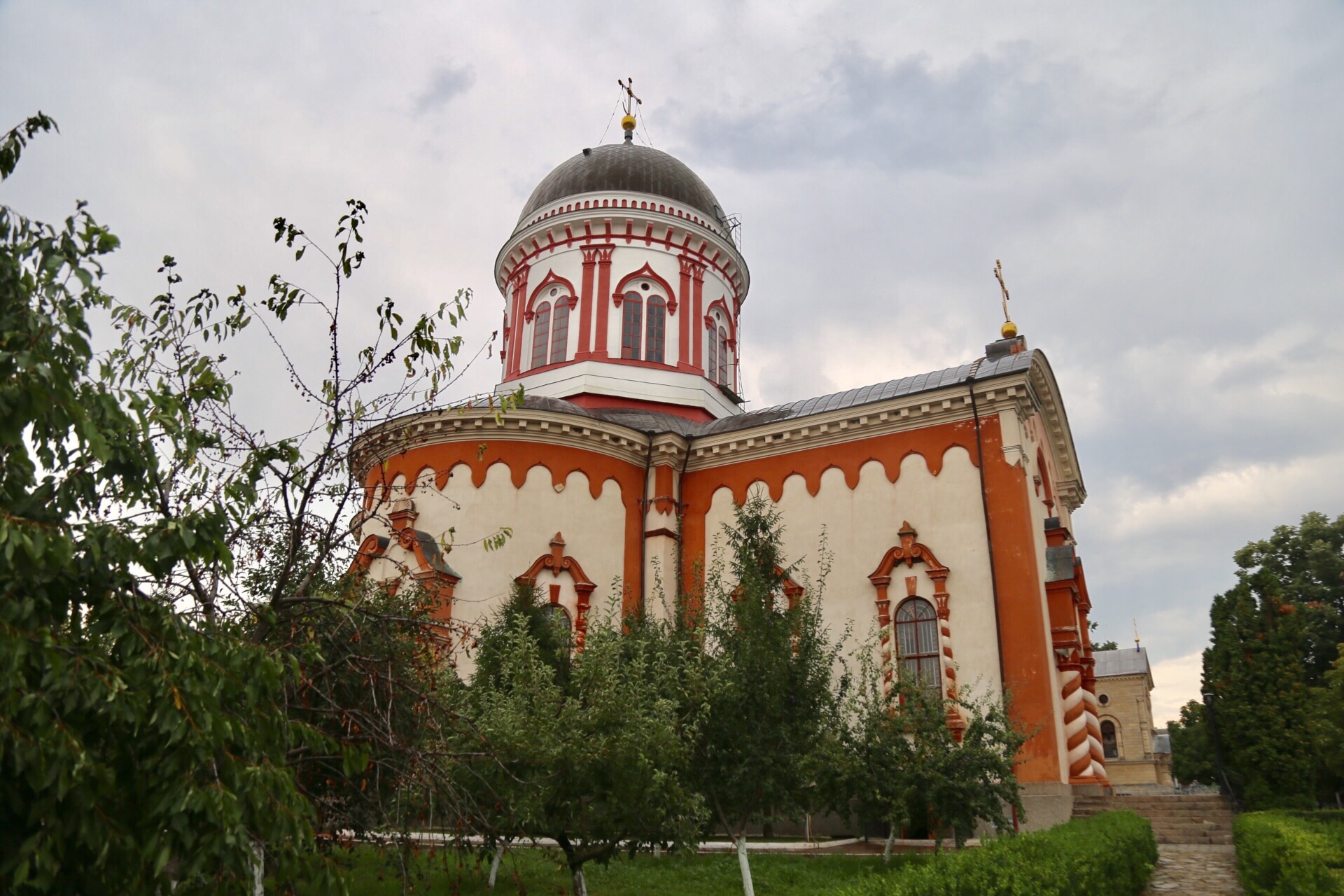 新尼亚姆茨修道院 徳涅斯特河沿岸东正教的闪烁之星_游记