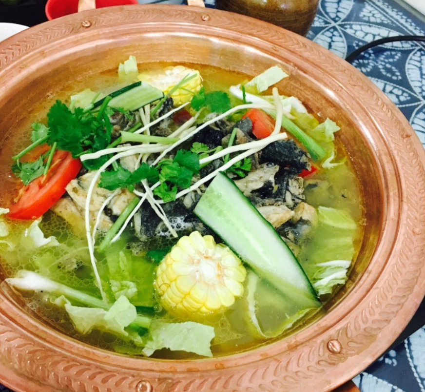 丽江美食-十年老字号腊排骨火锅店(有家火锅店)