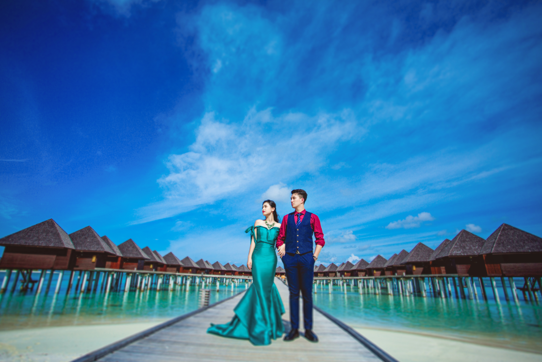 在巴厘岛或马尔代夫拍婚纱照费用