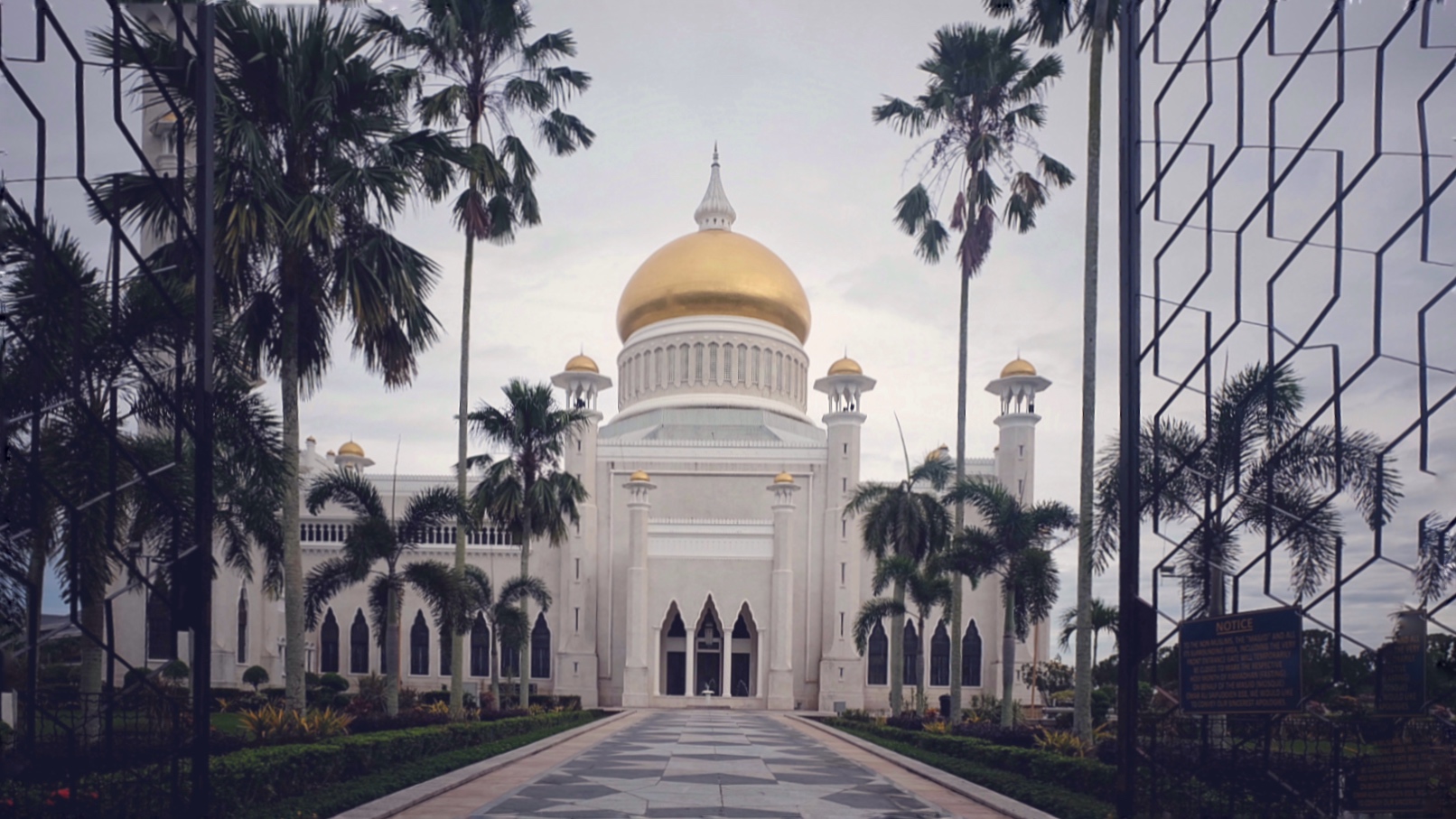 多彩沙巴(四)－白色的文莱，小白帽的海洋_游记