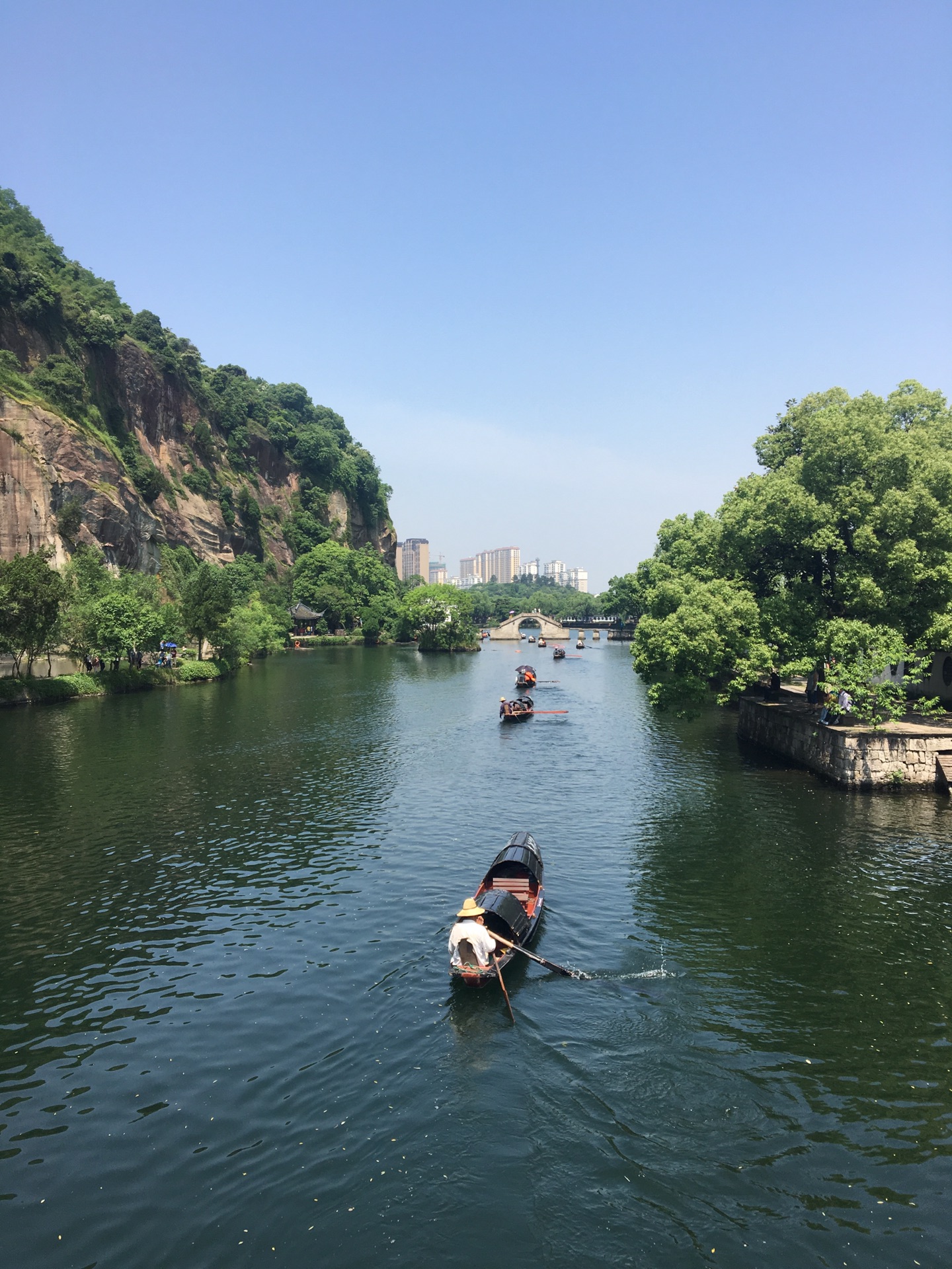 绍兴东湖风景区        