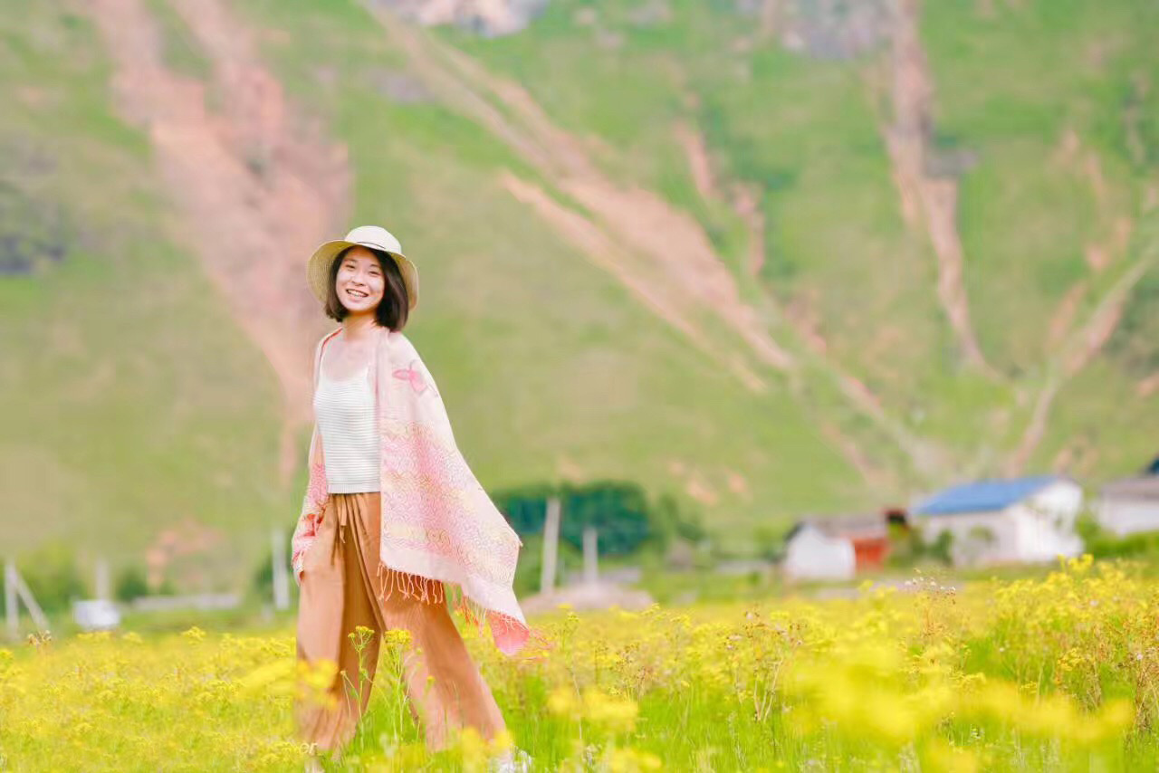 泸沽湖哪里适合拍照,背景比较大气一点,想拍人物全景