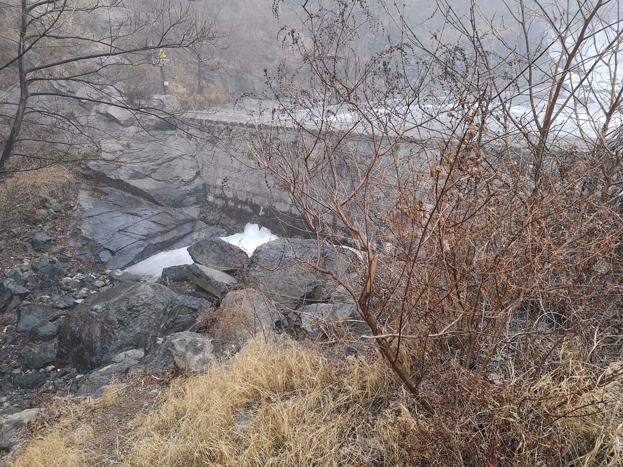 撩云穿雾游鹤伴山赏冰雪美景_游记