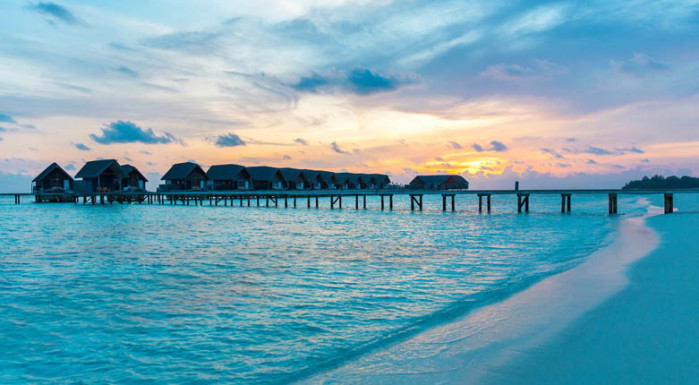 请问大家去马尔代夫旅游订酒店是找代理的吗?