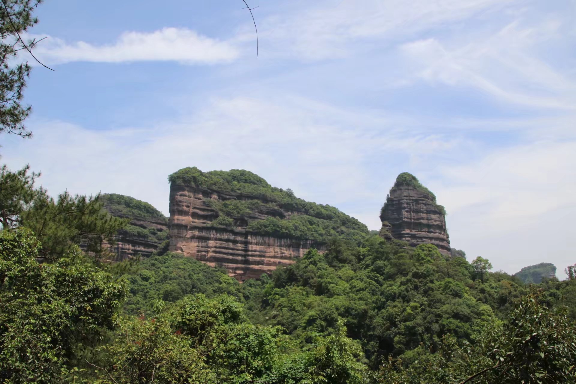 丹霞山长老峰景区       