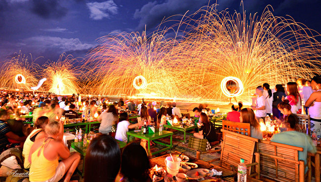 泰国满月派对丑态