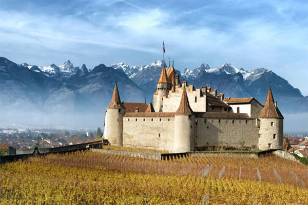 无法错过瑞士中世纪水上城堡-西庸城堡
