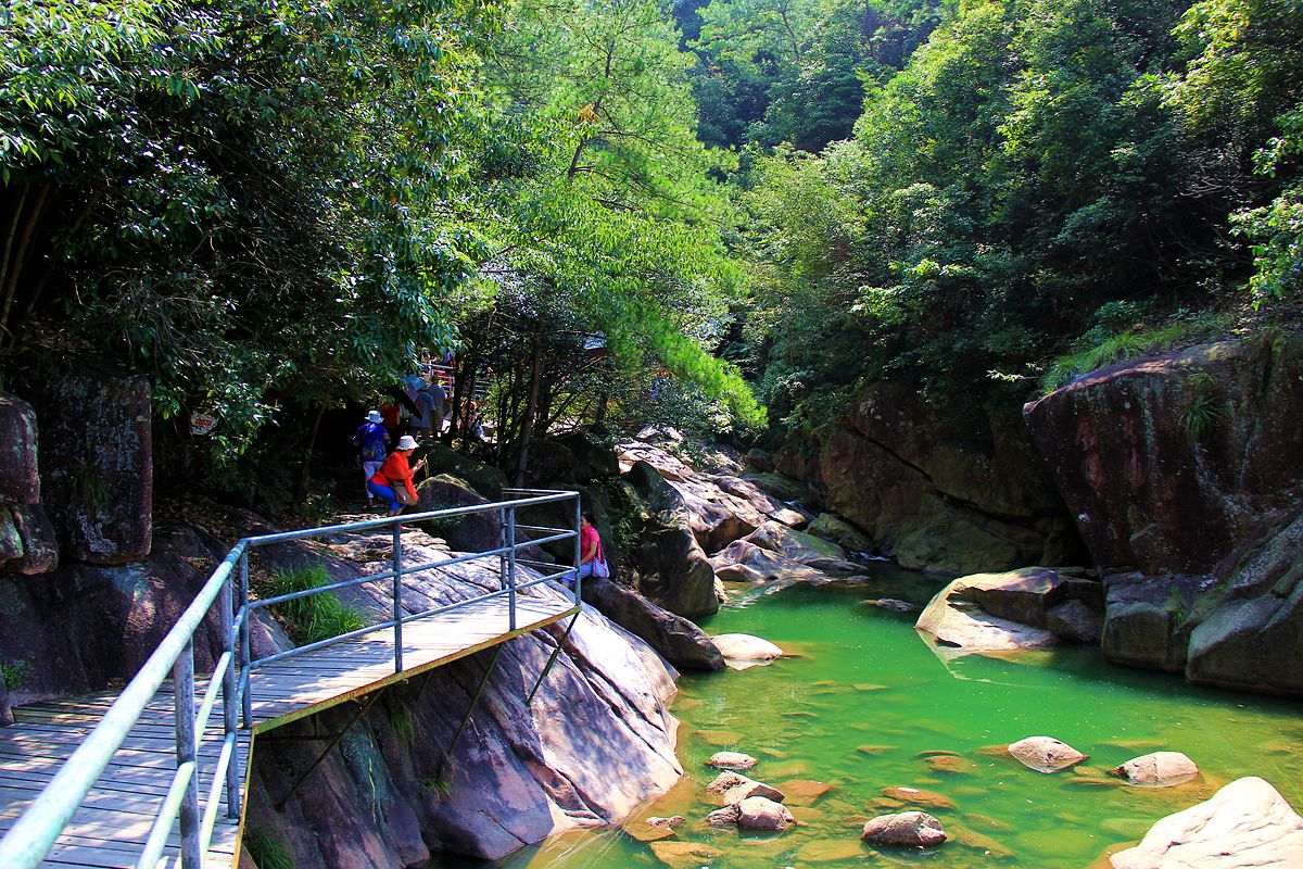 天台山龙穿峡 玻璃栈道