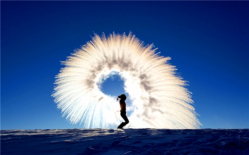 泼水成冰