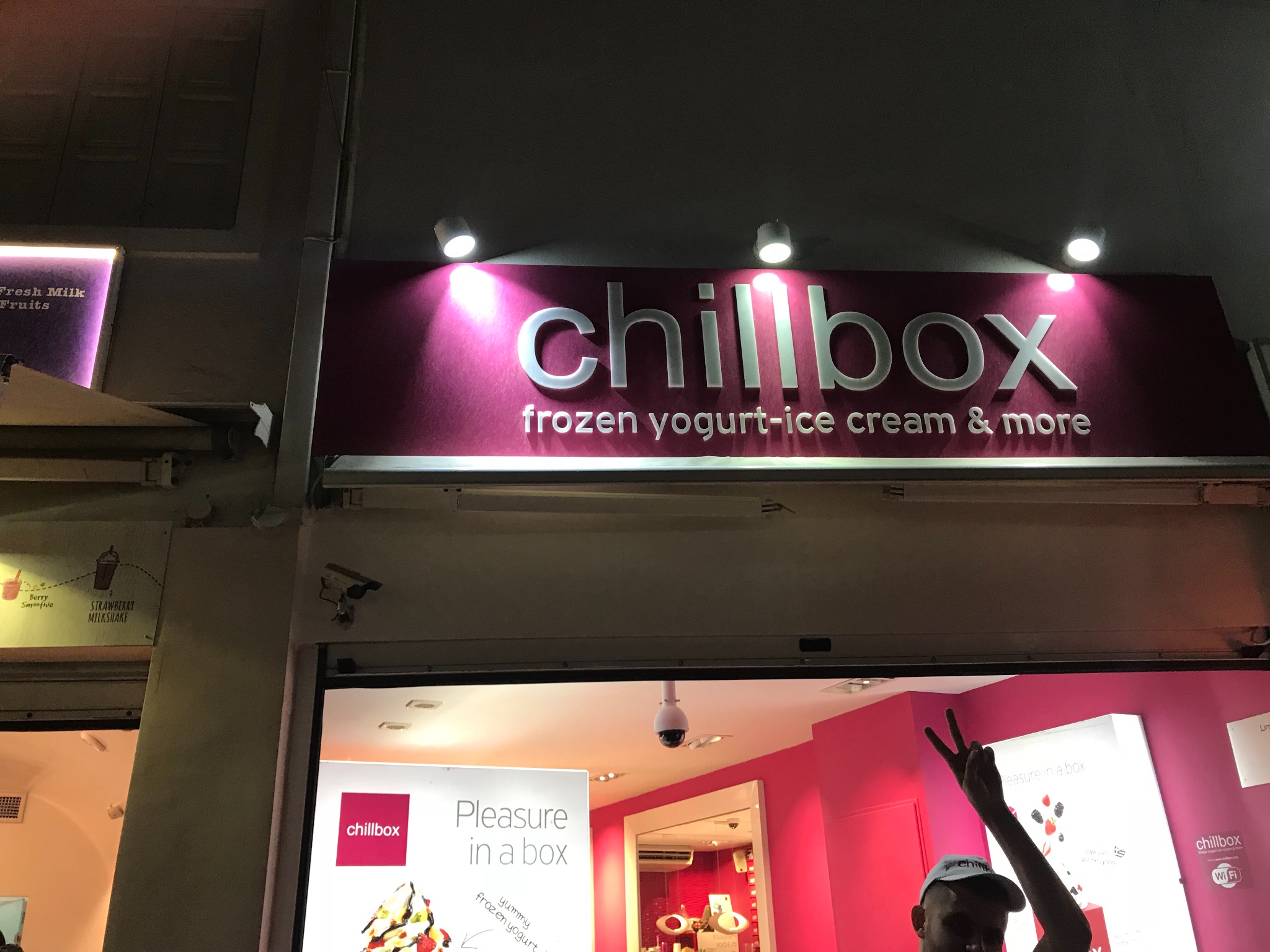 圣托里尼美食-Chillbox Frozen Yogurt & Gelato Ice Cream