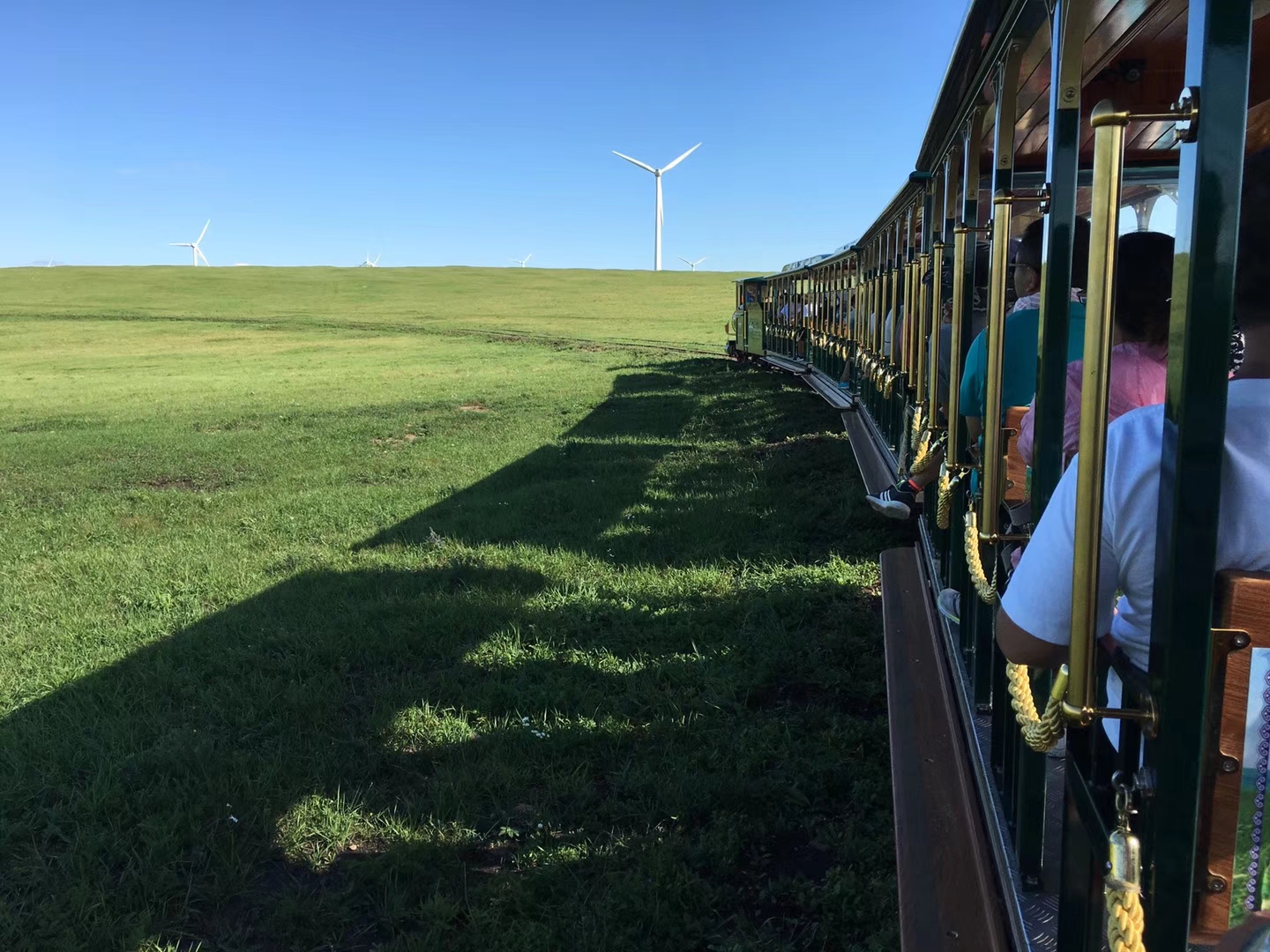 骑马 骑骆驼 黄花沟 宫廷诈马宴 小火车 沙漠套票 索道 手把肉 篝火)