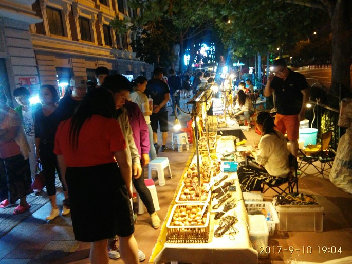 4.北戴河刘庄夜市  旅行是慵懒的走在路上,但唯美景和美食不可辜负.