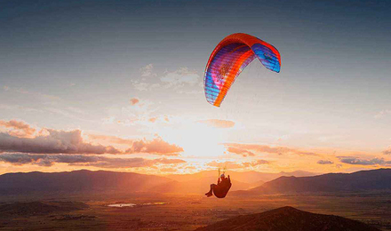阳朔 燕莎航空营滑翔伞空中俯仰遇龙河风光 毕生不可错过的奇幻体验