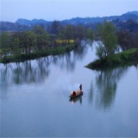 一把纸伞碎江南.