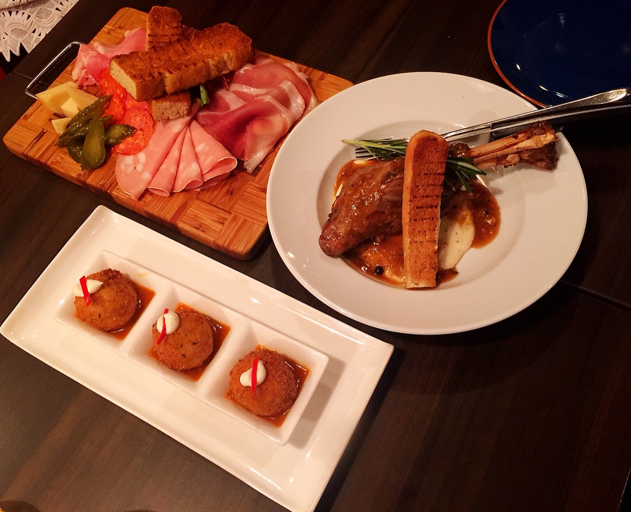 新加坡美食-Noti Restaurant & Bar