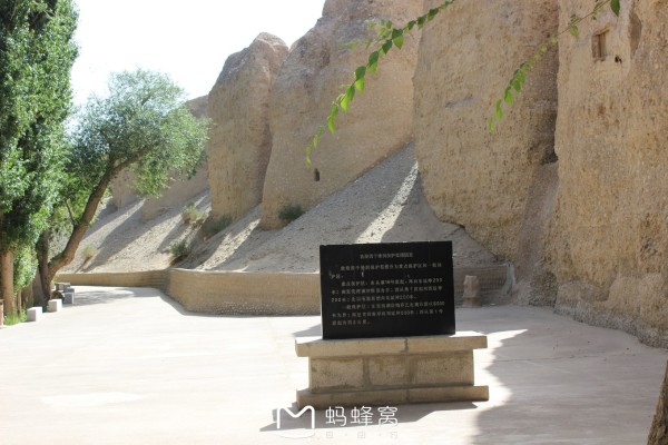 2017.7.10粗发,先po一堆美 塔尔寺 青海湖 茶卡盐湖 茶卡盐湖 茶卡盐湖 海西雅丹魔鬼城 写在前面的话 2017年大学毕业,原本计划和小伙伴一起来场毕业旅行,结果变成了和姑姑、哥哥的家庭游。 大四躁动的心,总想着先找到一份稳定的工作再出来玩耍,可等到工作找好了,闺蜜也开始陆陆续续上班,然后凑时间就变得很难。