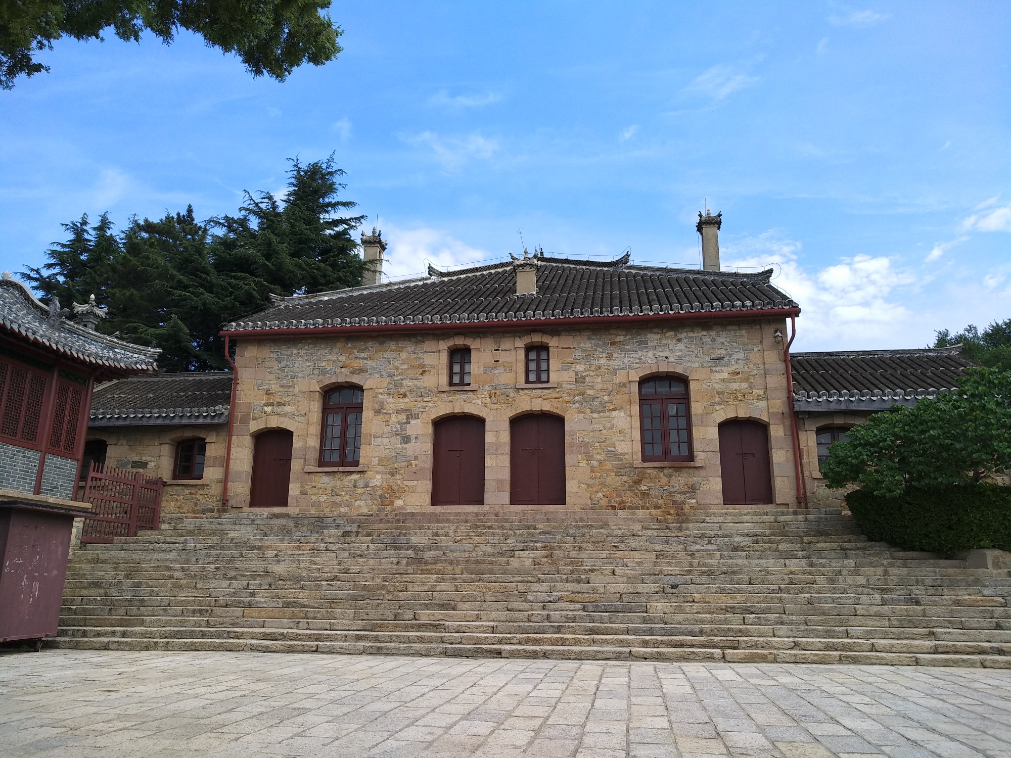 威海GDP贡献_威海职业学院宿舍(2)