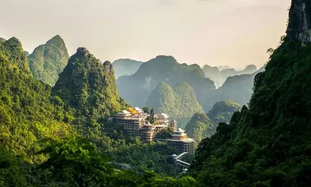 南宁伊岭岩马山弄拉小都百农家乐大龙湖景区一日游