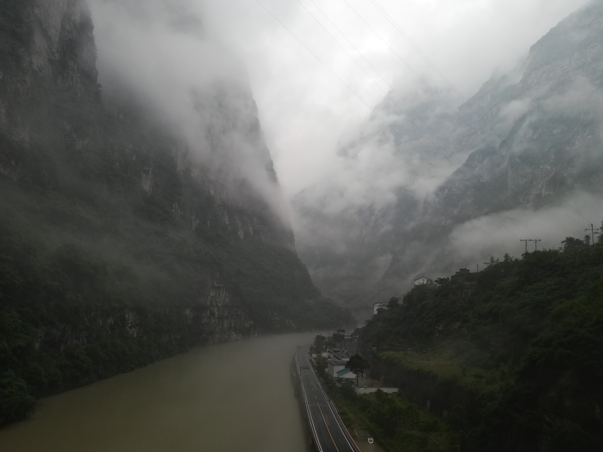 坐上幸福小慢车，初访金口河大峡谷