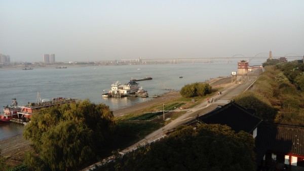 浔阳江头在现在的什么位置 wKgBEFpV4eCAYdBUAAkU5qiEPNw97.jpeg?imageView2%2F2%2Fw%2F600%2Fh%2F600%2Fq%2F90