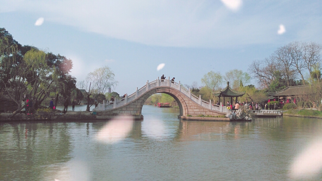 ·桃红柳绿春水悠悠，一派生机勃勃景象_游记