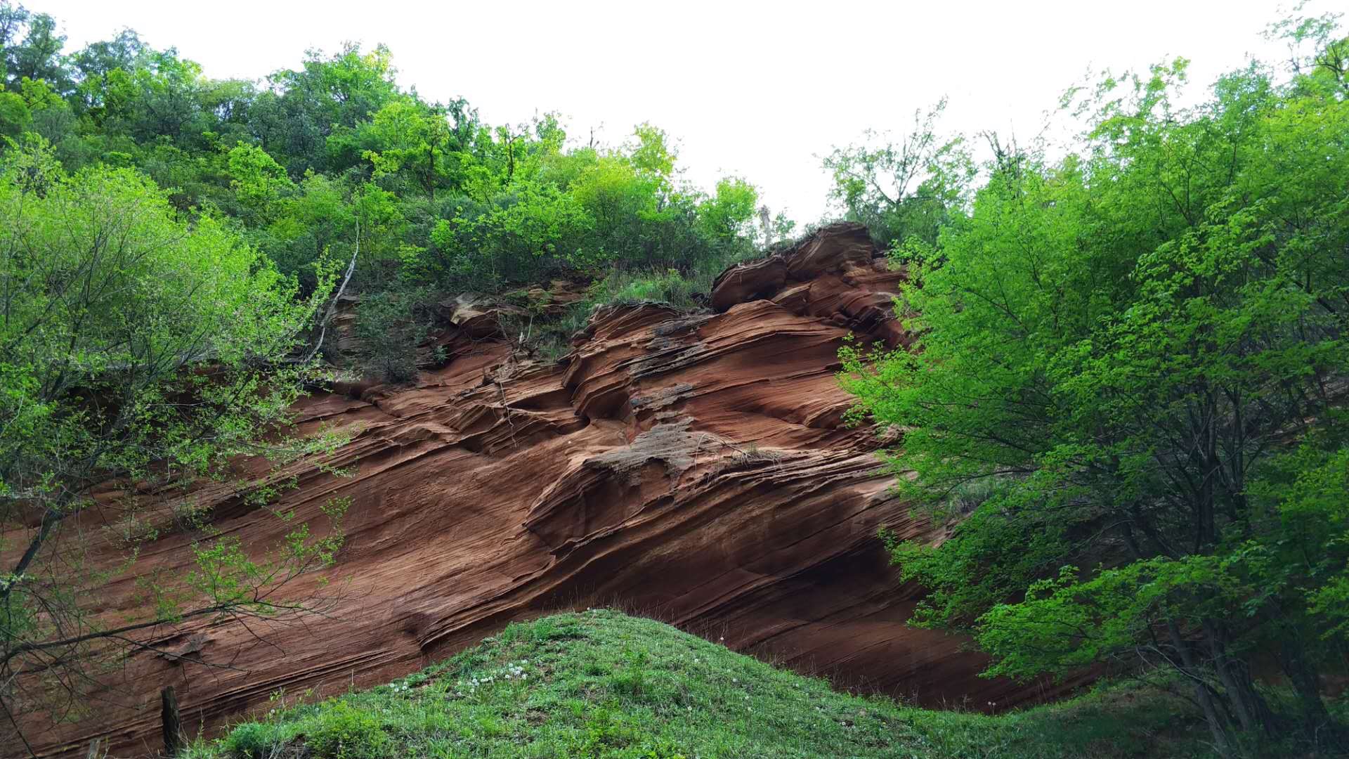 春游雨岔大峡谷