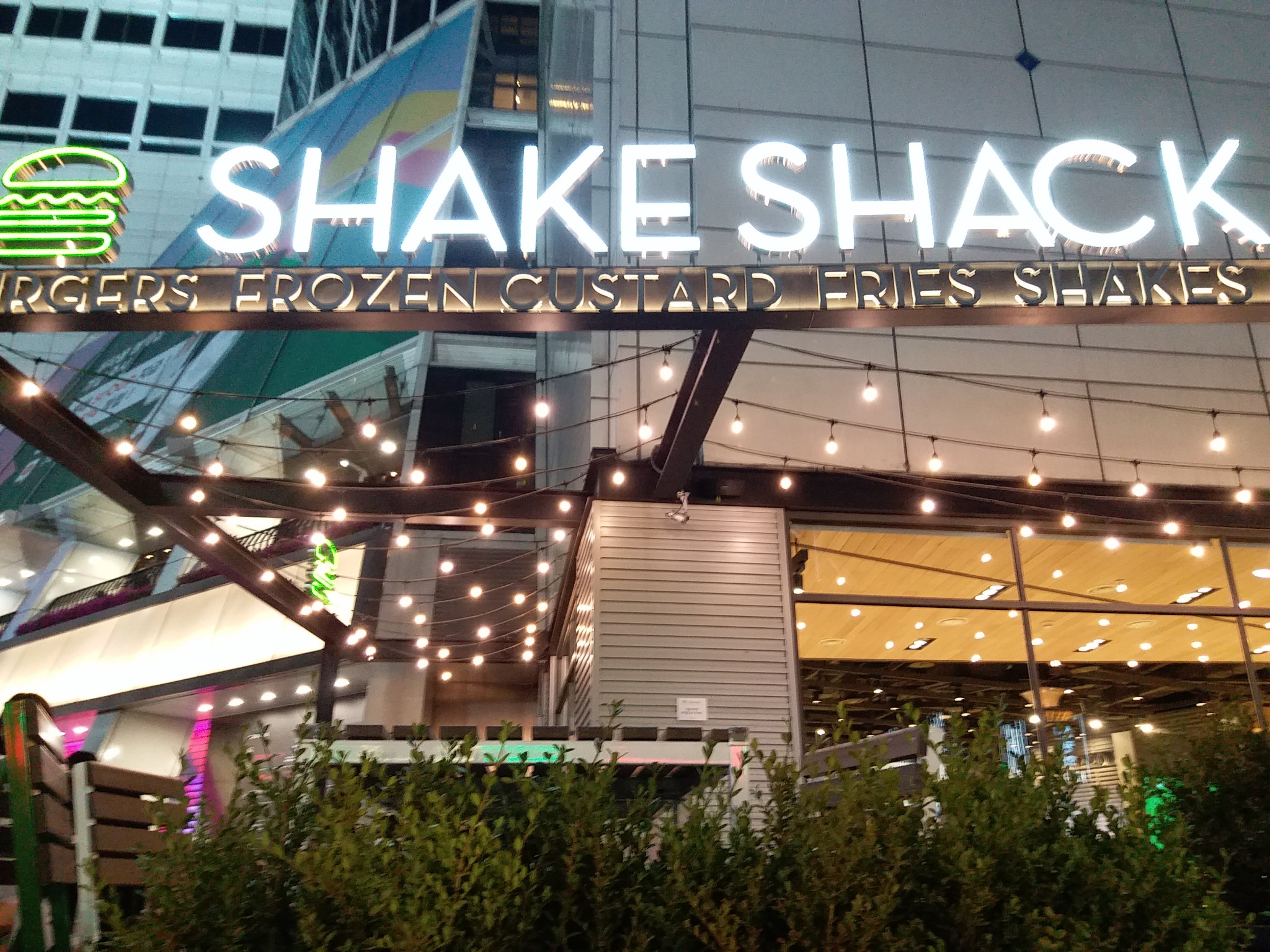首尔美食-Shake Shack Doota