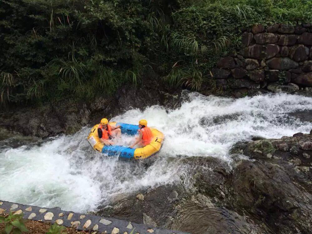 千岛湖龙潭峡谷漂流门票(夏日千岛湖漂流)