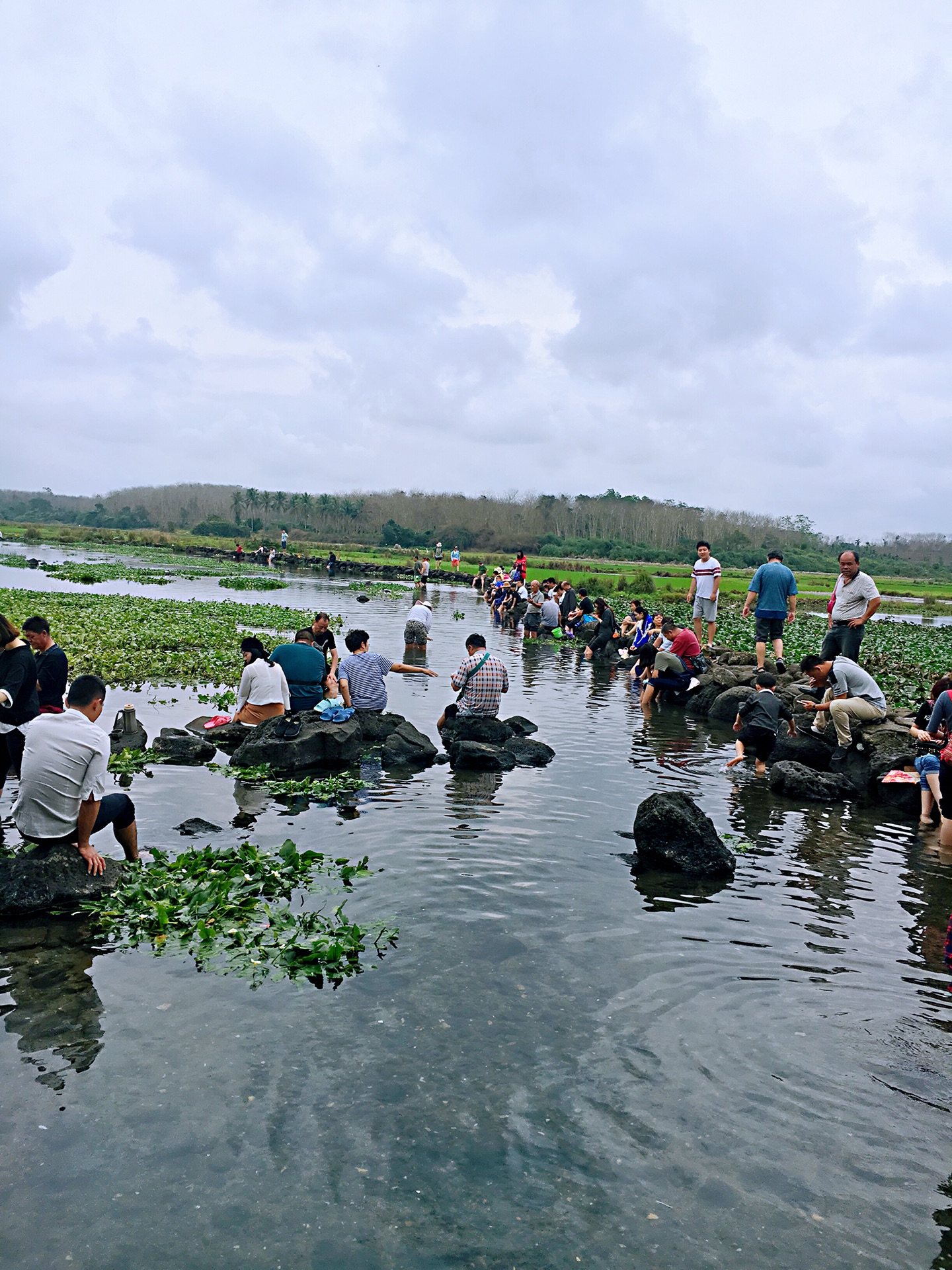 海南一个鱼疗胜地叫＂久温塘冷泉＂ 一一霞姐海...