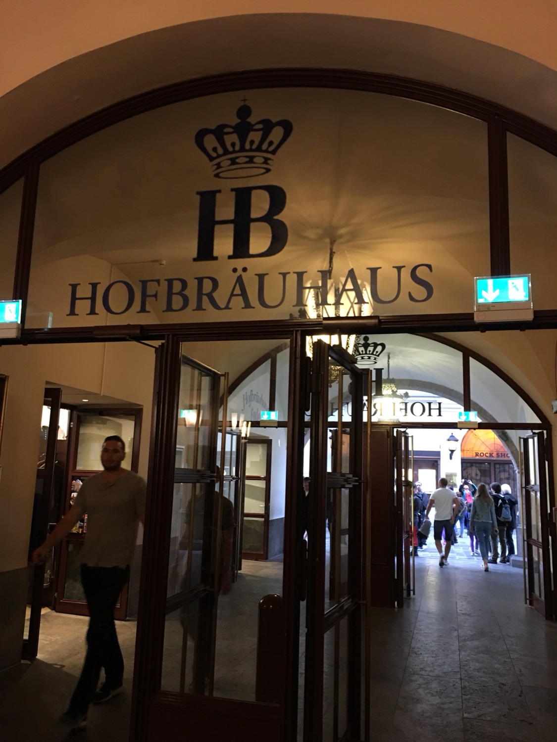 慕尼黑美食-hofbrauh