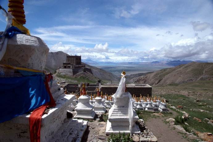 9月底准备冈仁波齐，想知道那边气候 需要带些什么衣物